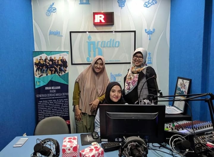 Talkshow Komunitas Ibu Peduli Bullying di Jogja Radio