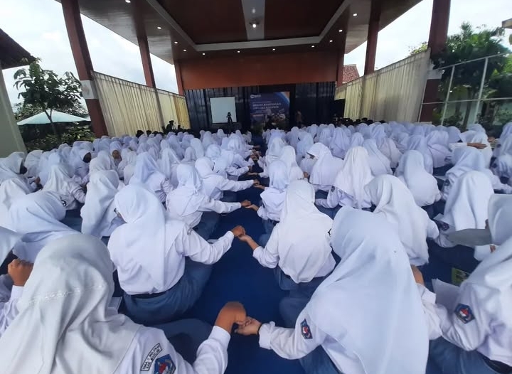 Seminar Materi Bullying di SMA N 1 Ngluwar, Magelang